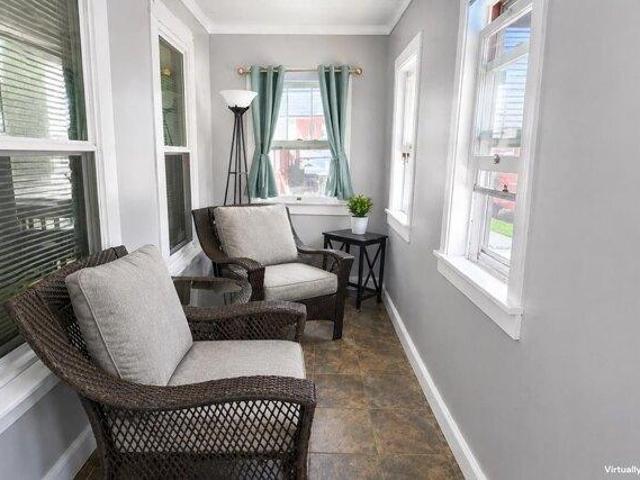 house with 4 bedroom, Manchester NH ES104543858