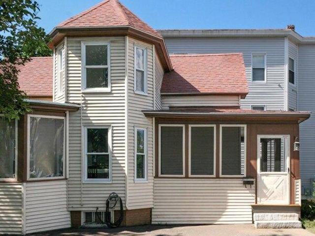 house with 4 bedroom, Manchester NH ES105367201