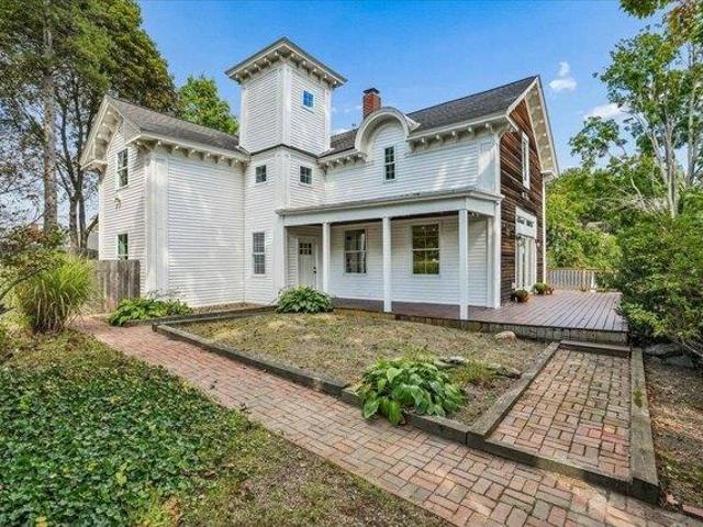 house with 4 bedroom, Manchester NH ES105548686
