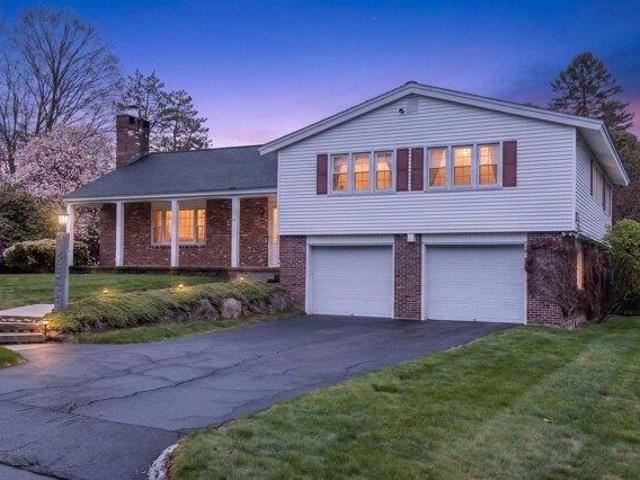 house with 4 bedroom, Manchester NH ES105552301
