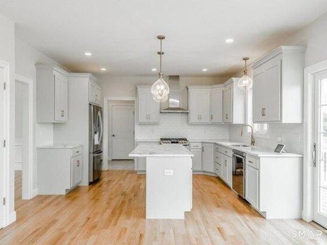 house with 4 bedroom, Manchester CT ES105495715