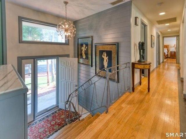 house with 4 bedroom, Manchester CT ES105577564