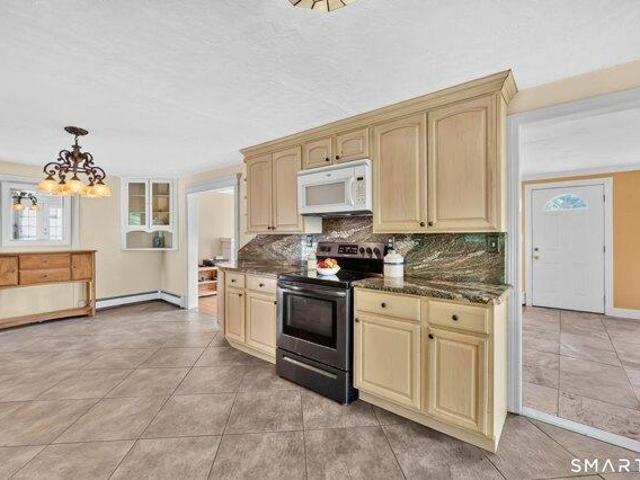 house with 4 bedroom, Manchester CT ES105590013