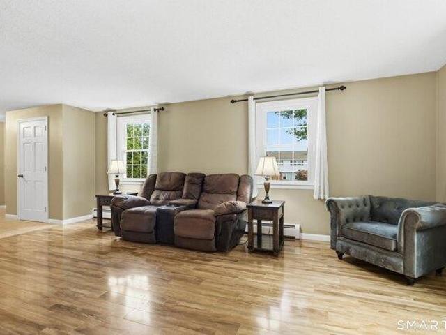 house with 4 bedroom, Manchester CT ES105648849