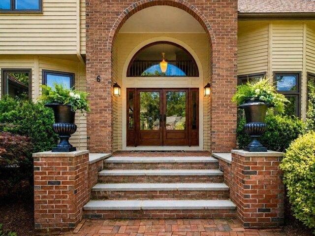 house with 4 bedroom, Mansfield MA ES105557759