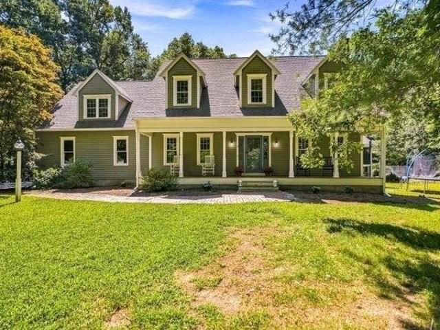 house with 4 bedroom, Mansfield MA ES105575817