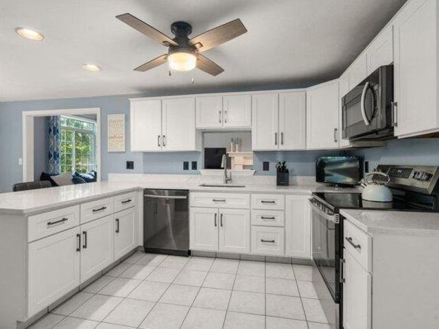 house with 4 bedroom, Mansfield MA ES105591127