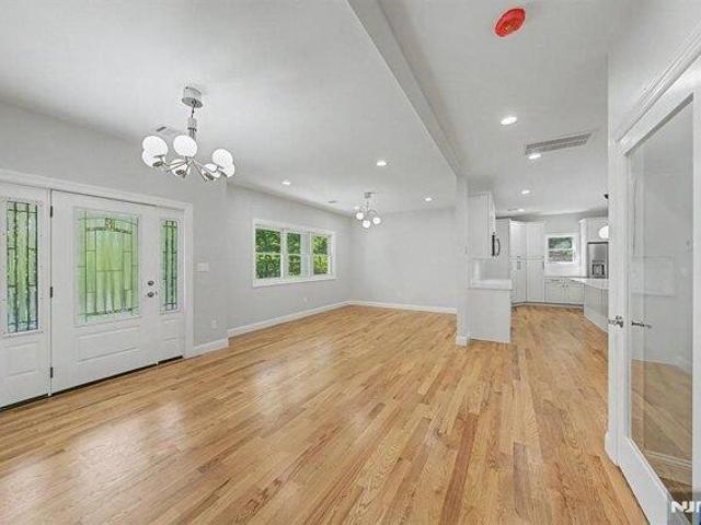 house with 4 bedroom, Mahwah NJ ES105662311