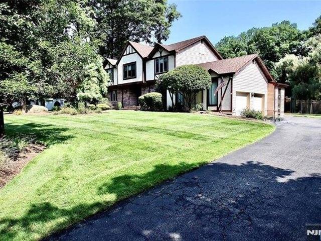 house with 4 bedroom, Mahwah NJ ES105712317