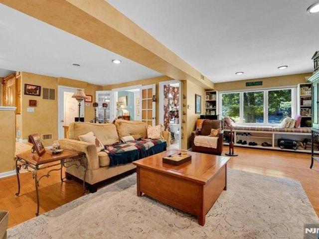 house with 4 bedroom, Mahwah NJ ES105789140