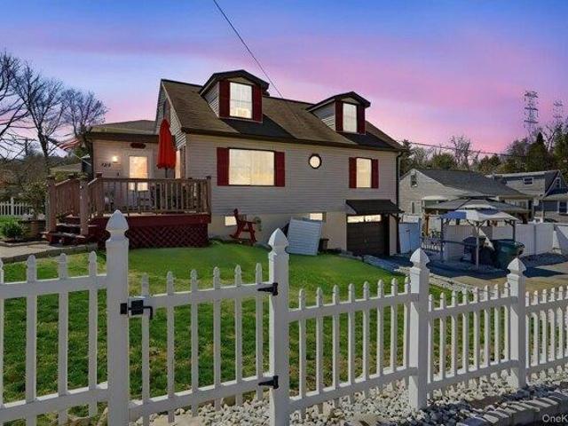 house with 4 bedroom, Mahopac NY ES105288111