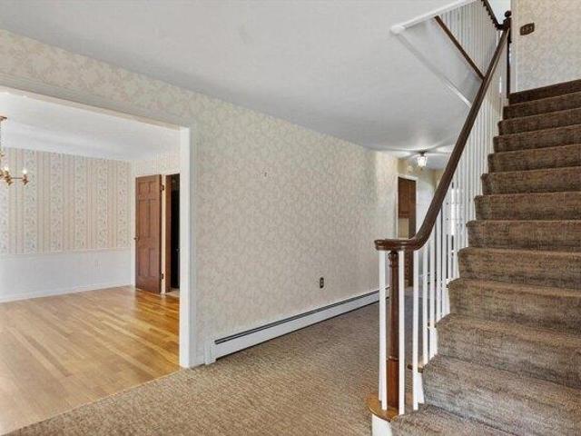 house with 4 bedroom, Marlborough MA ES104605979