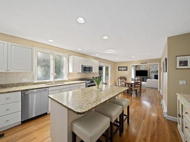 house with 4 bedroom, Marshfield MA ES105511161