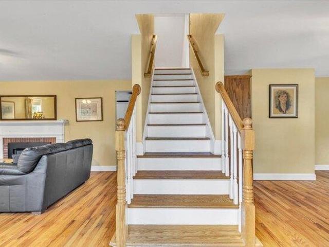 house with 4 bedroom, Mashpee MA ES105693254