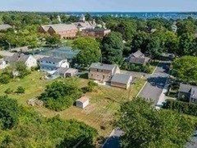 house with 4 bedroom, Mattapoisett MA ES105661588