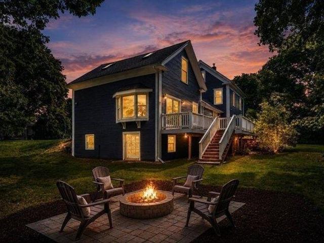 house with 4 bedroom, Medway MA ES105441872