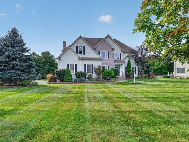 house with 4 bedroom, Medway MA ES105587612