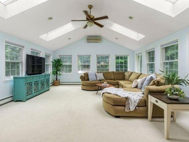 house with 4 bedroom, Medfield MA ES105441149