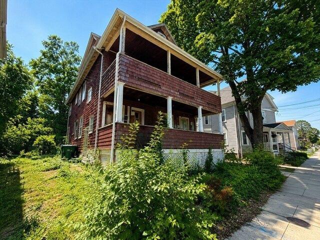 house with 4 bedroom, Medford MA ES105385778