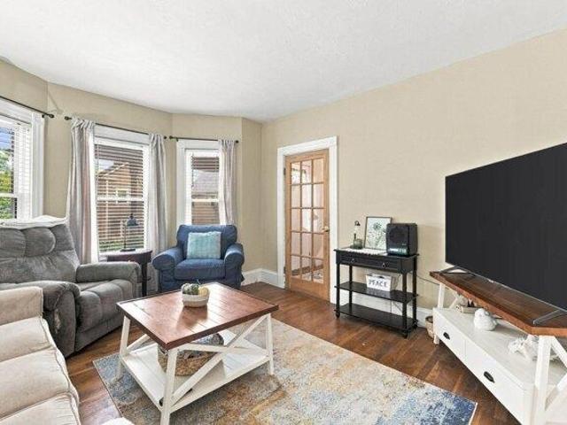 house with 4 bedroom, Medford MA ES105513649