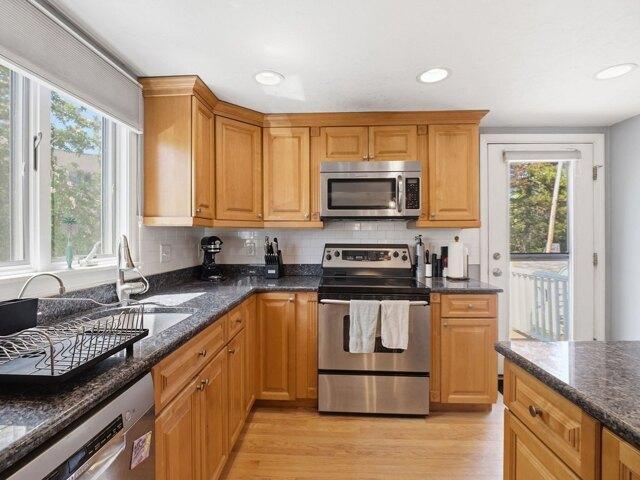 house with 4 bedroom, Melrose MA ES105425819