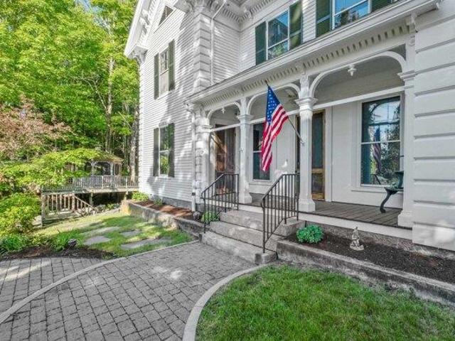 house with 4 bedroom, Meredith NH ES105440391