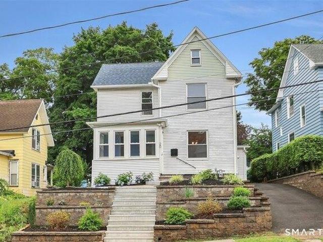house with 4 bedroom, Meriden CT ES104512452