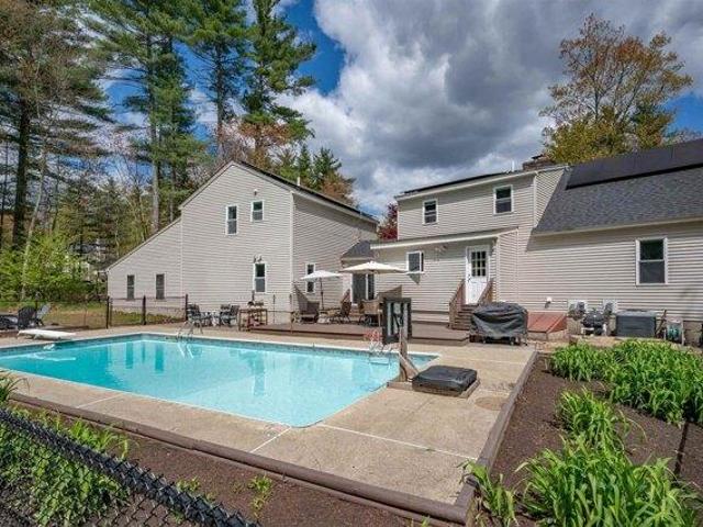 house with 4 bedroom, Merrimack NH DS104375534