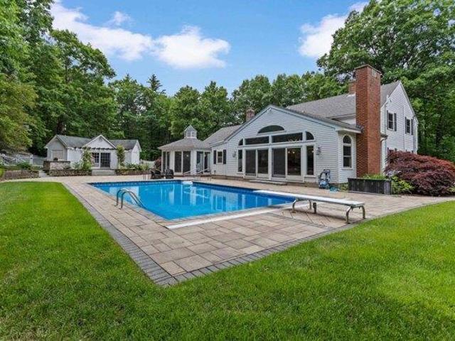 house with 4 bedroom, Merrimack NH ES104331107