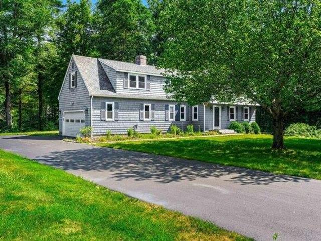 house with 4 bedroom, Merrimack NH ES104375343