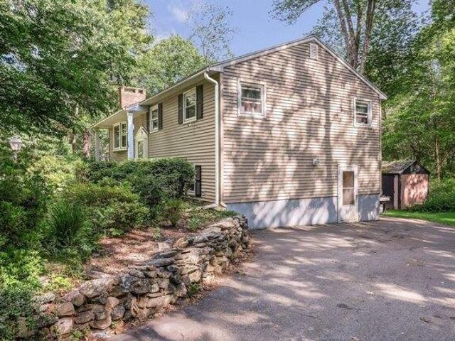 house with 4 bedroom, Methuen MA ES105417596