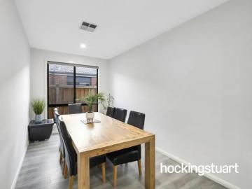 Mickleham, Hume, Victoria, Victoria - Equipped kitchen