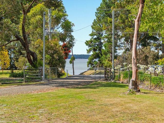 House 4 Bedroom For Rent Middleton, TAS ES102668118