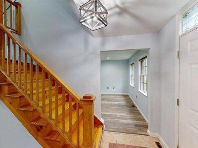 house with 4 bedroom, Middletown NY ES105203779