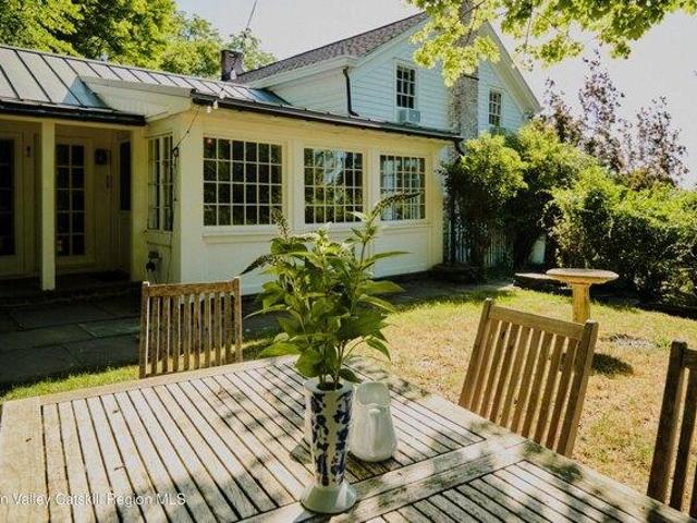 house with 4 bedroom, Middletown NY ES105278139