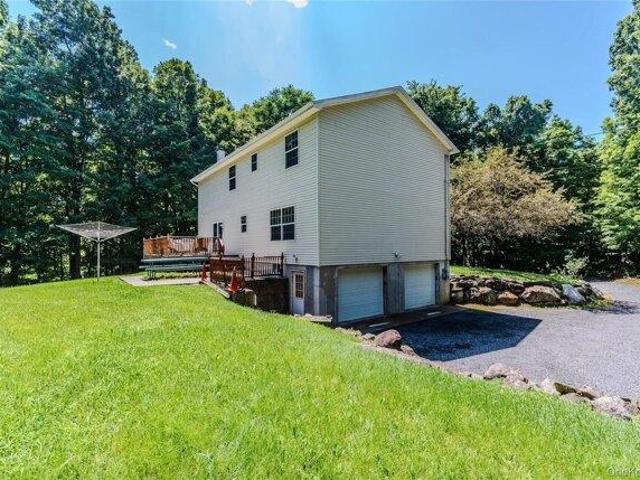 house with 4 bedroom, Middletown NY ES105288557