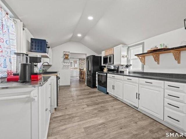 house with 4 bedroom, Middletown CT ES106178180