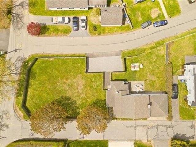 house with 4 bedroom, Middletown RI ES104808194