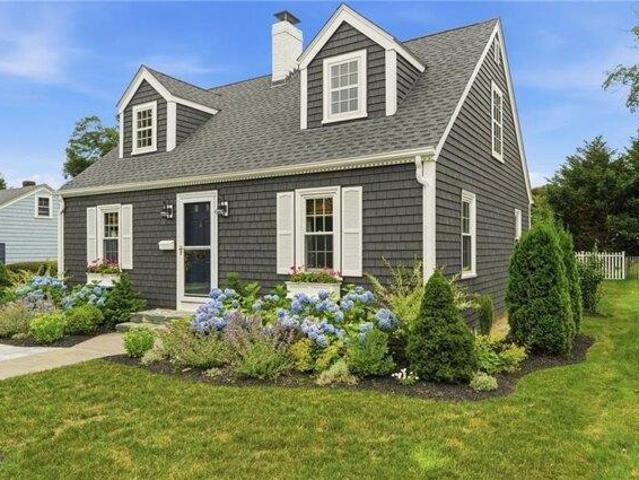 house with 4 bedroom, Middletown RI ES104920194