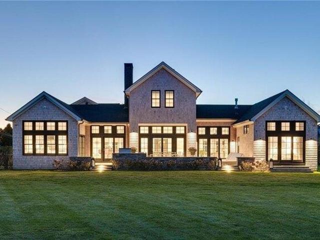 house with 4 bedroom, Middletown RI ES105368238