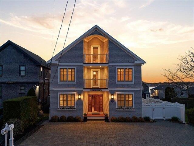 house with 4 bedroom, Middletown RI ES105383290