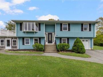 house with 4 bedroom, Middletown RI ES103438805