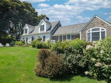 house with 4 bedroom, Middletown RI ES103431512