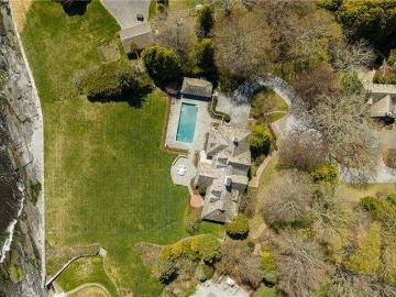 house with 4 bedroom, Middletown RI ES103433306