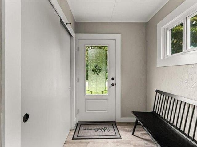 house with 4 bedroom, Middleboro MA ES105611130