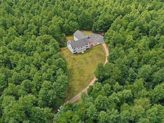 house with 4 bedroom, Middleboro MA ES105751366
