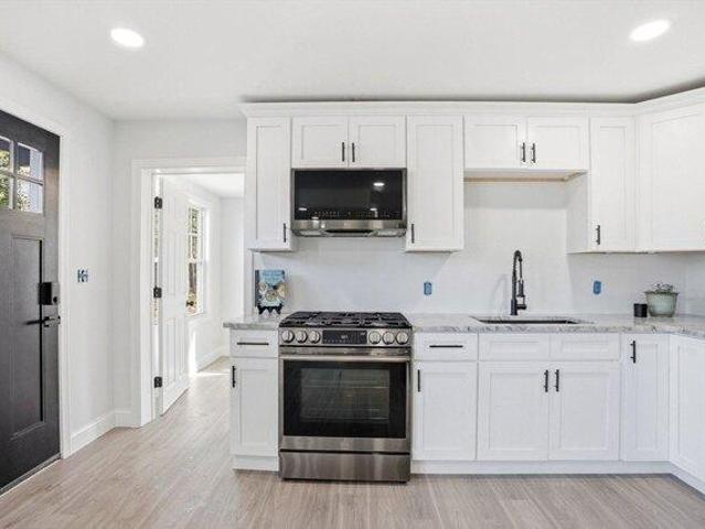 house with 4 bedroom, Middleboro MA ES103441855