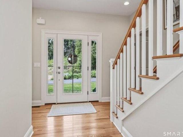 house with 4 bedroom, Middlebury CT ES105476310