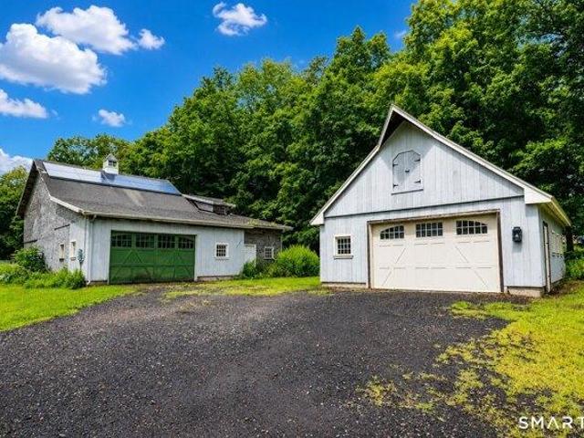 house with 4 bedroom, Middlefield CT ES105591541