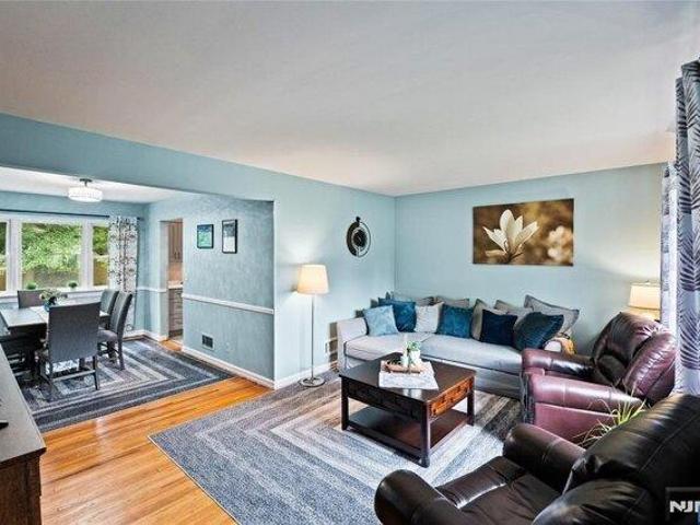 house with 4 bedroom, Midland Park NJ ES105293300